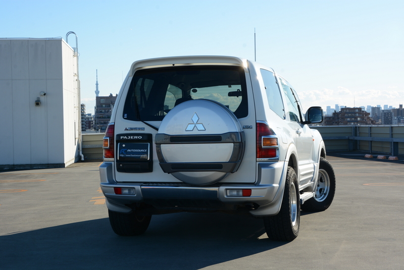 Turbo Diesel V68W 3-door Pajero! Stunning!