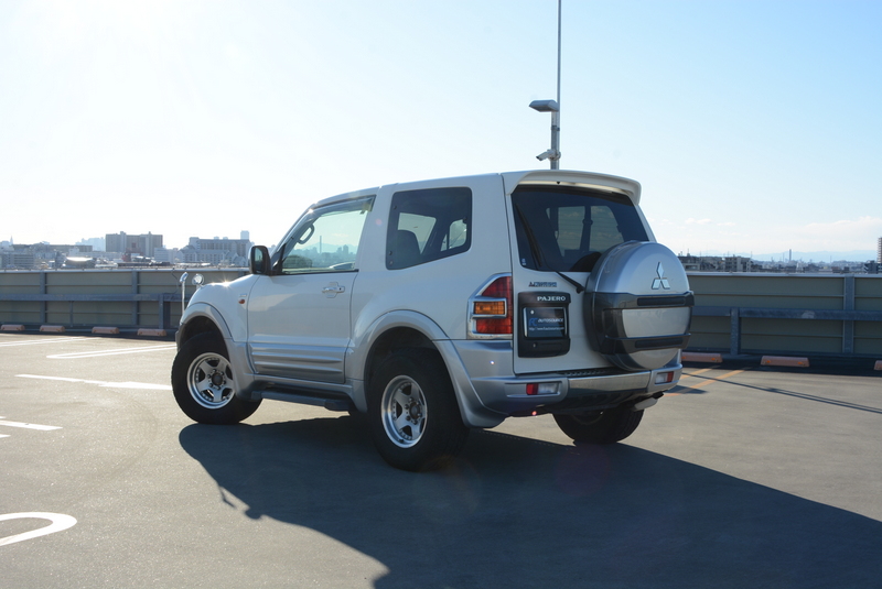 Turbo Diesel V68W 3-door Pajero! Stunning!