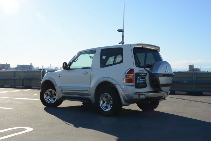 Turbo Diesel V68W 3-door Pajero! Stunning!