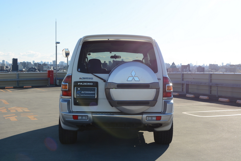 Turbo Diesel V68W 3-door Pajero! Stunning!