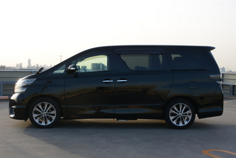 Toyota Vellfire Luxury People Mover!