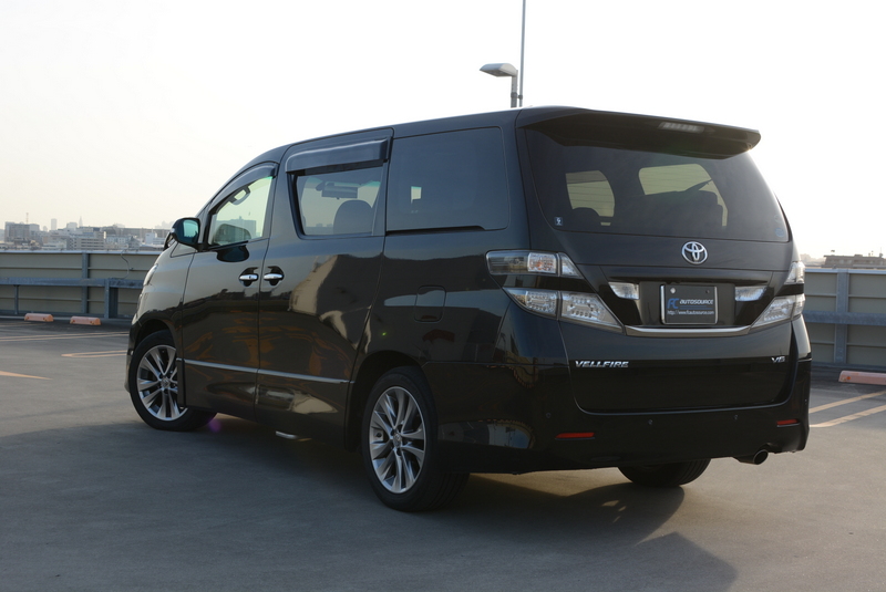 Toyota Vellfire Luxury People Mover!