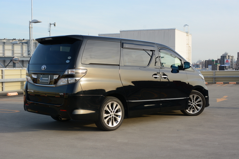 Toyota Vellfire Luxury People Mover!