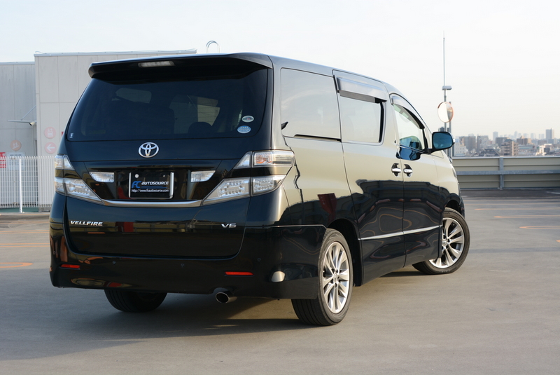 Toyota Vellfire Luxury People Mover!