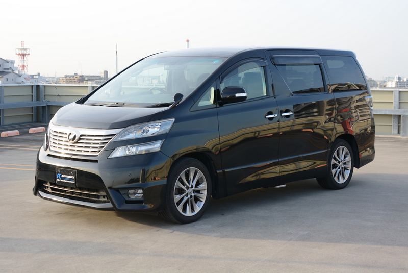 Toyota Vellfire Luxury People Mover!