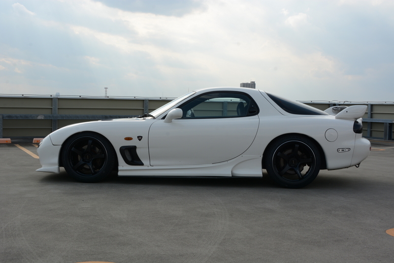 FD3S RX-7 Type RB Panda black/white with mods!