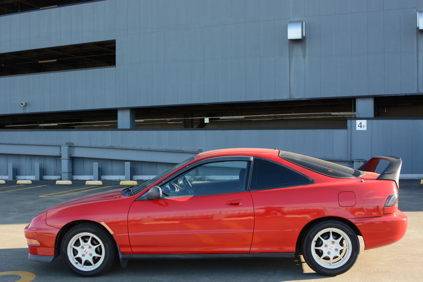 DC2 Honda Integra Si with B18C VTEC engine and USDM fascia!