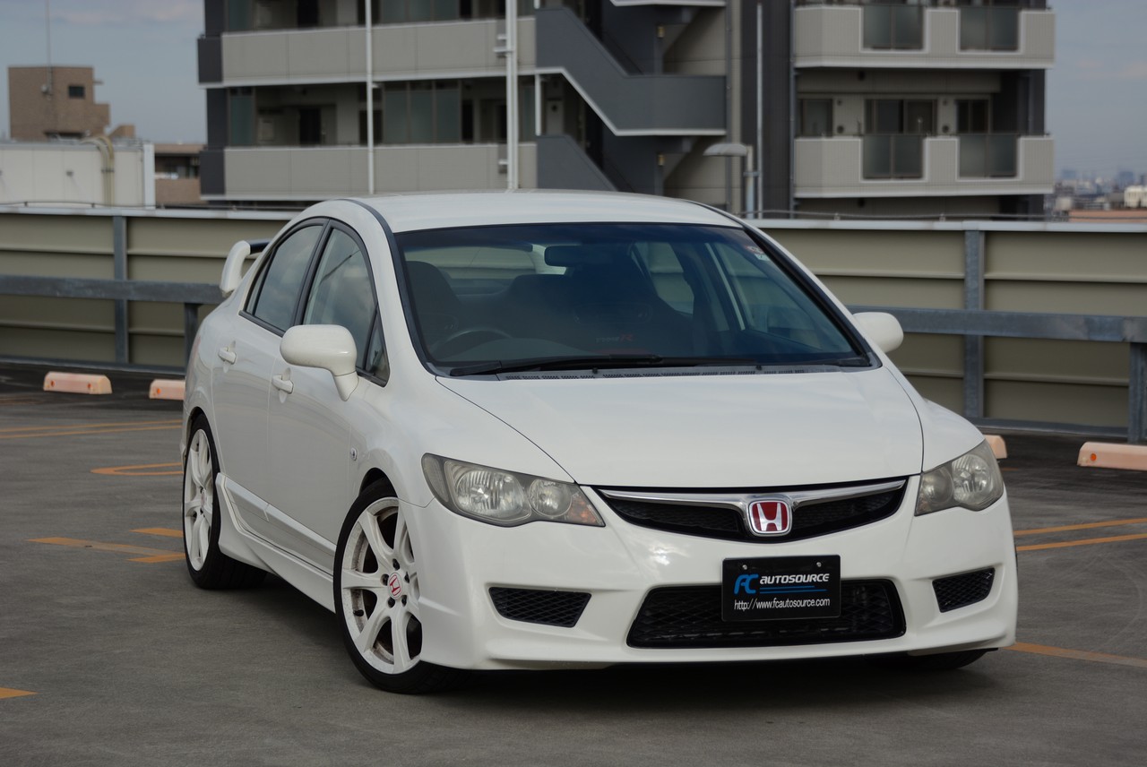 FD2 Civic Type R in Championship White!