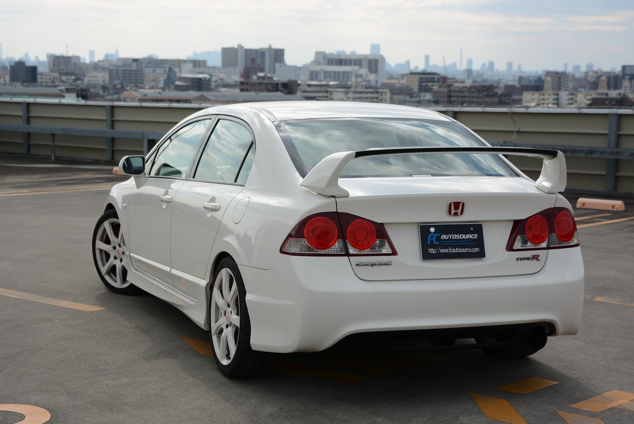 FD2 Civic Type R in Championship White!
