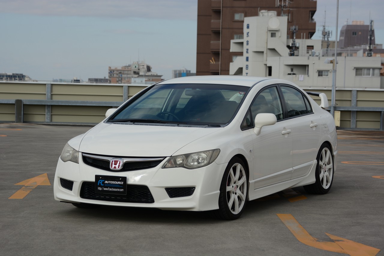 FD2 Civic Type R in Championship White!