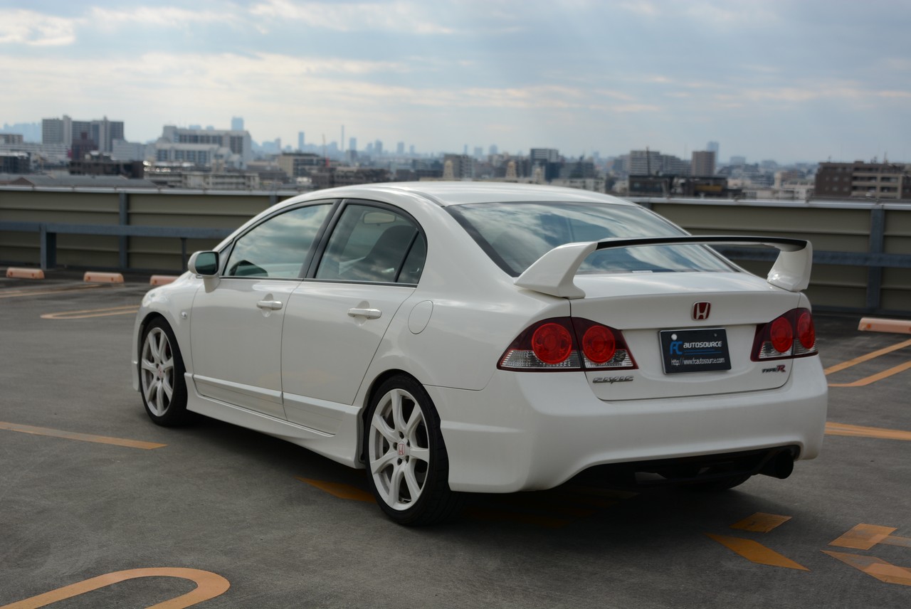 FD2 Civic Type R in Championship White!