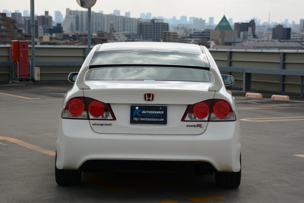 FD2 Civic Type R in Championship White!