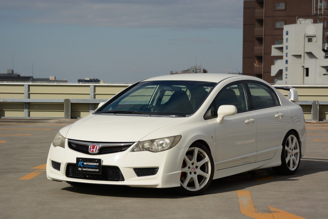FD2 Civic Type R in Championship White!