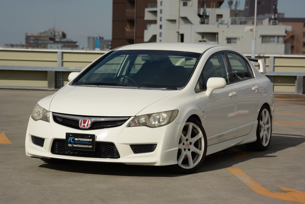 FD2 Civic Type R in Championship White!