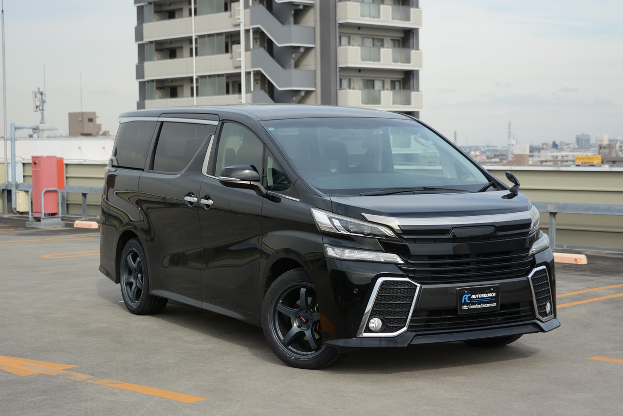 2.5L Toyota Vellfire 7-seater people mover!