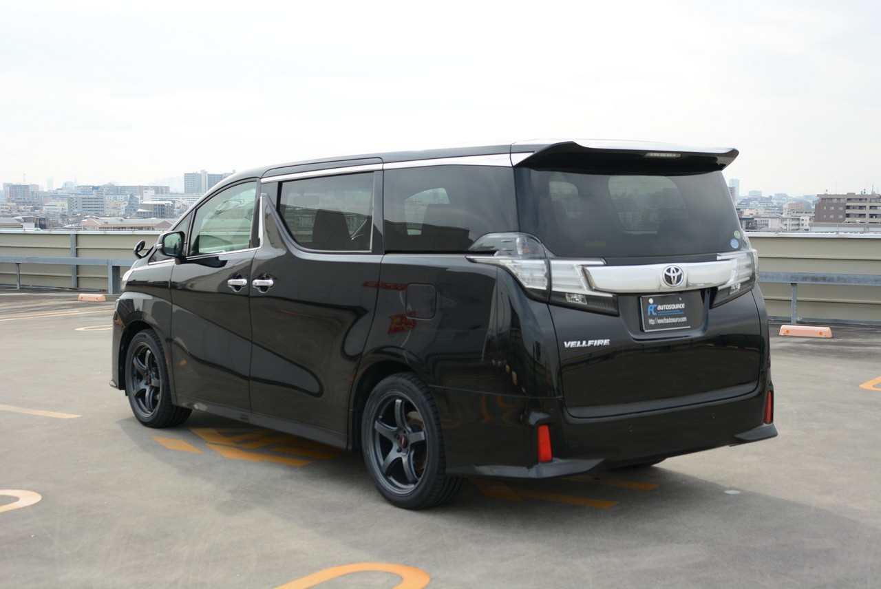 2.5L Toyota Vellfire 7-seater people mover!