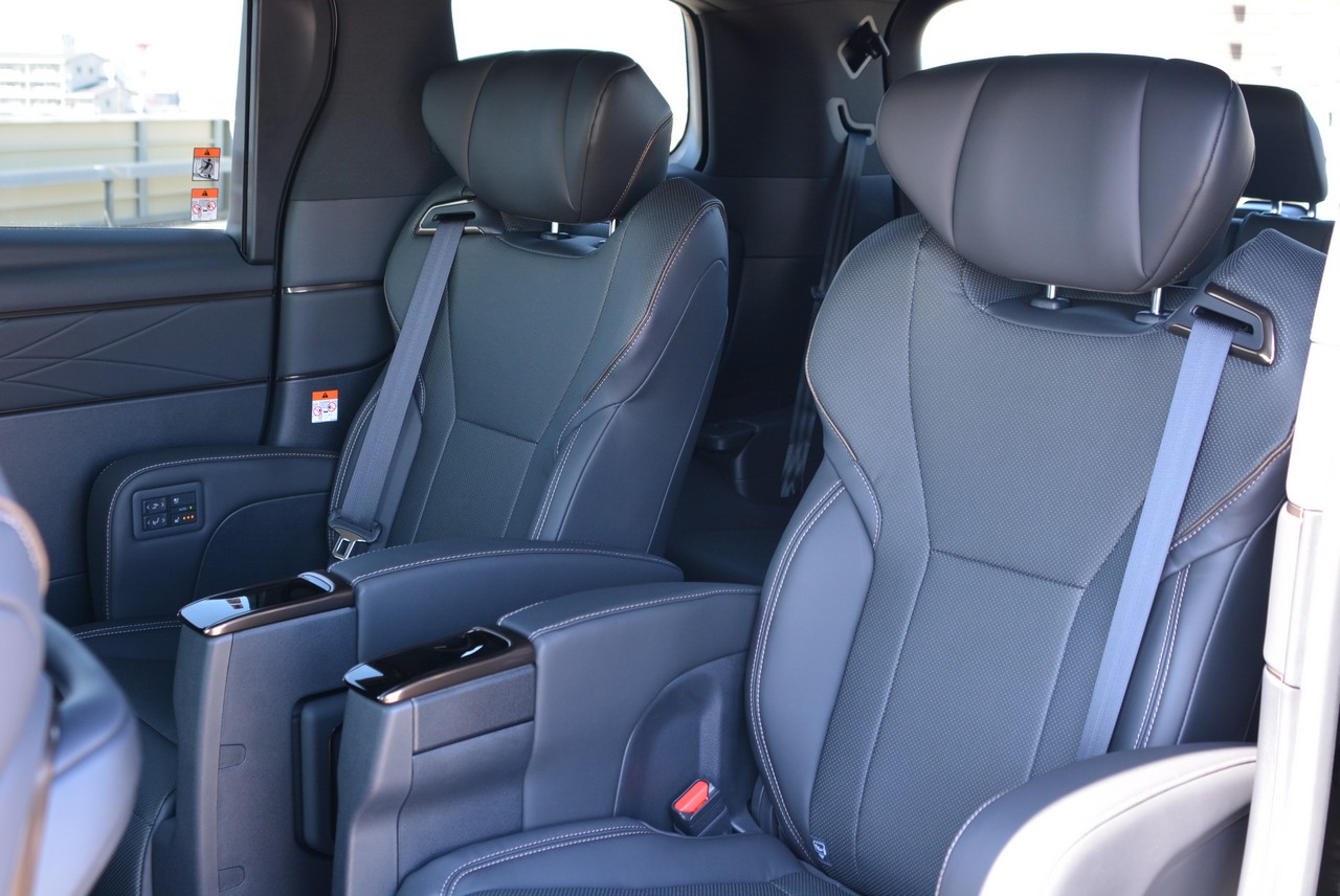 Toyota 40 series New Alphard Hybrid