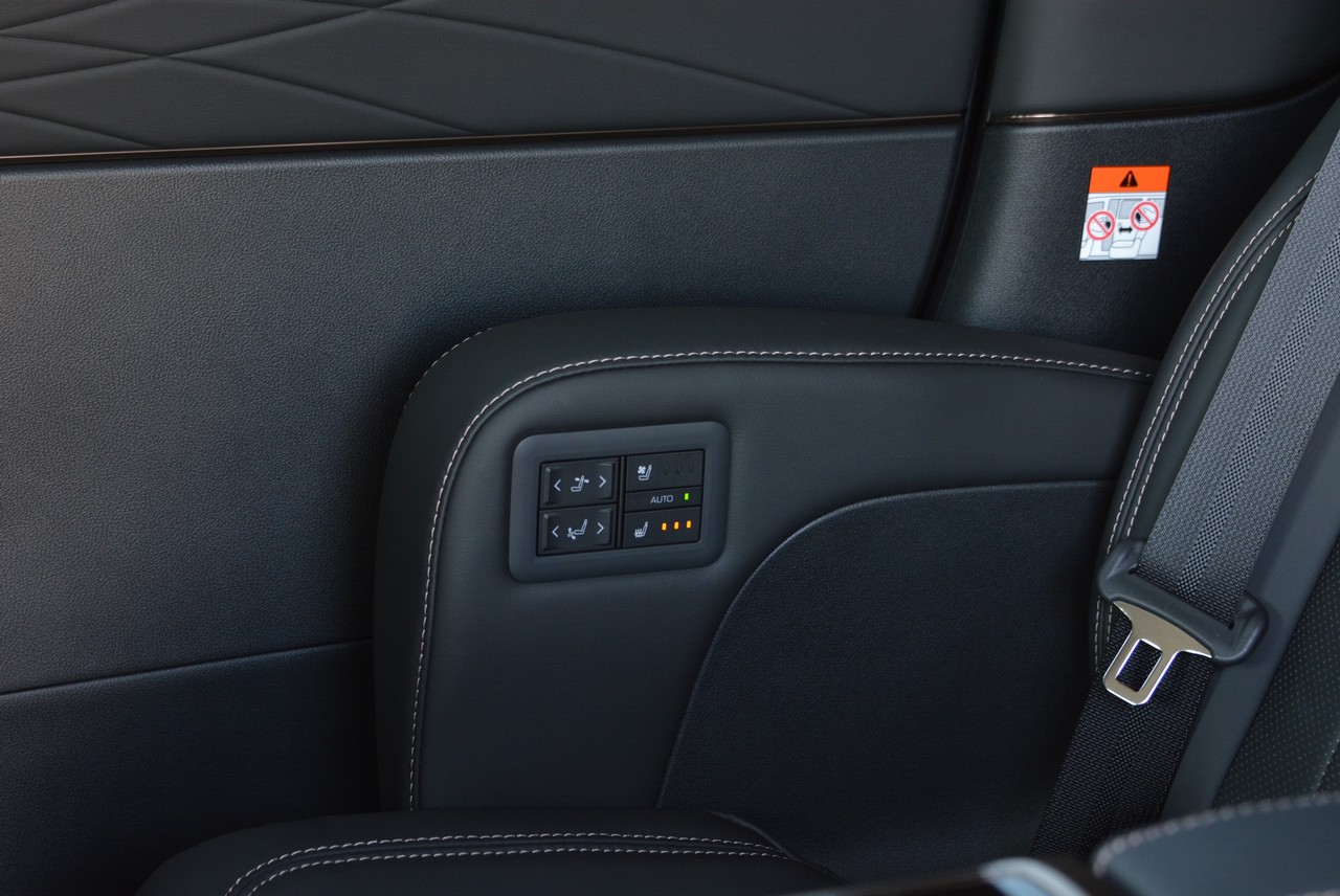 Toyota 40 series New Alphard Hybrid