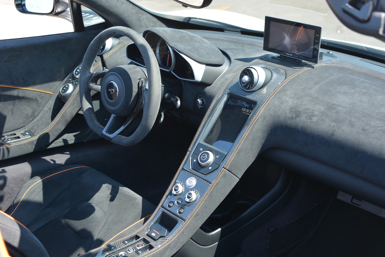 McLaren 650S Spider with Liberty Walk Widebody kit! Carbon Ceramic Brakes! Front Lifting system!